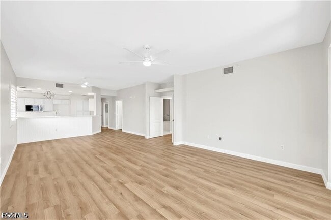 Building Photo - 14819 Laguna Dr