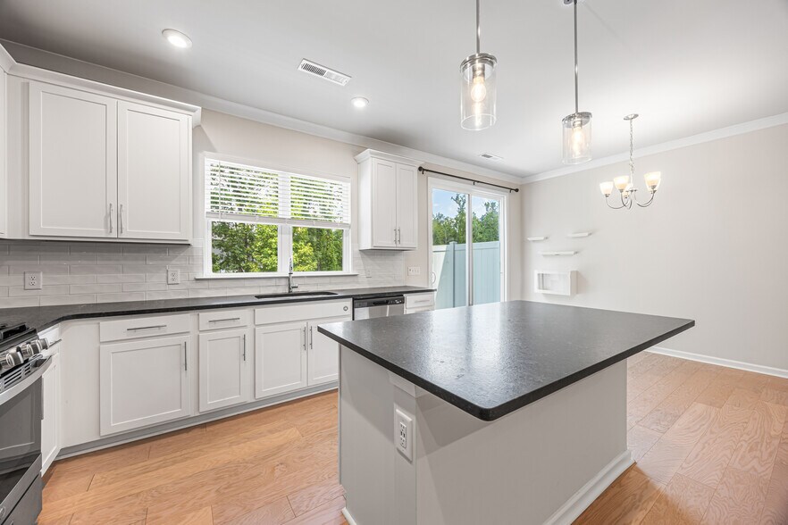 Building Photo - 529 Madison Falls Ct