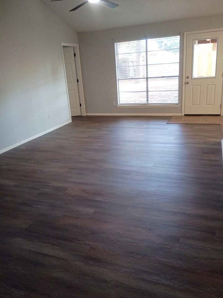 Building Photo - 10810 Kentington Oak Dr
