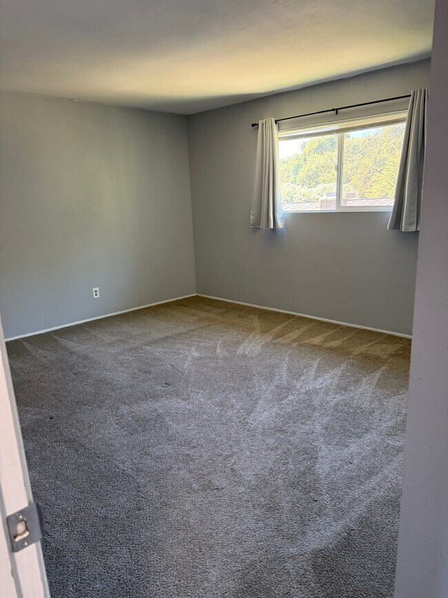 Building Photo - 1501-1505 Black Oak Dr. Stockton, CA