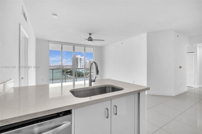 Building Photo - 7900 Harbor Island Dr