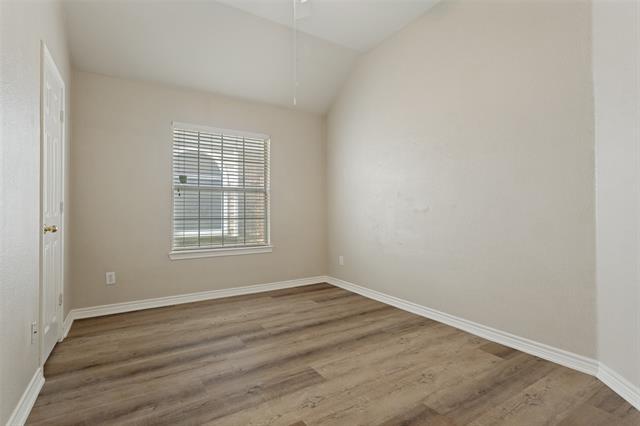 Building Photo - 903 Redbud Dr