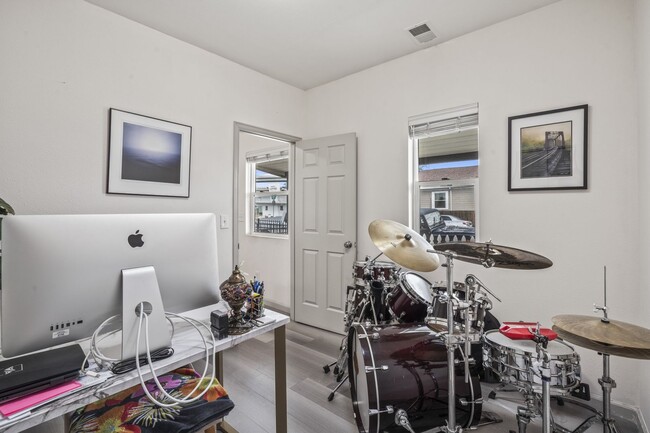 Building Photo - Cute Two Bedroom 1 Bathroom House in North RiNo