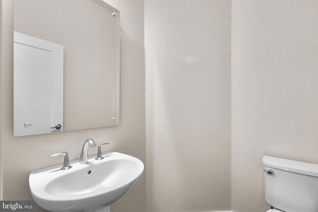 Building Photo - 10413 Fernwood Rd