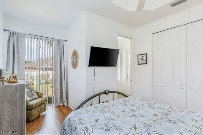 Building Photo - 4102 Oasis Blvd