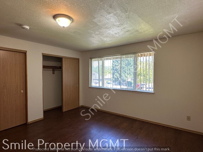 Building Photo - 8826 SE Lafayette St