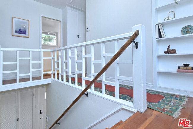 Building Photo - 14017 Valley Vista Blvd