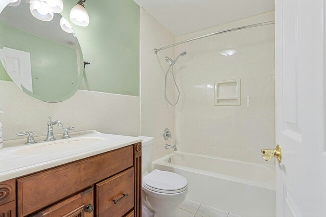 Building Photo - 2045 La Grange Rd