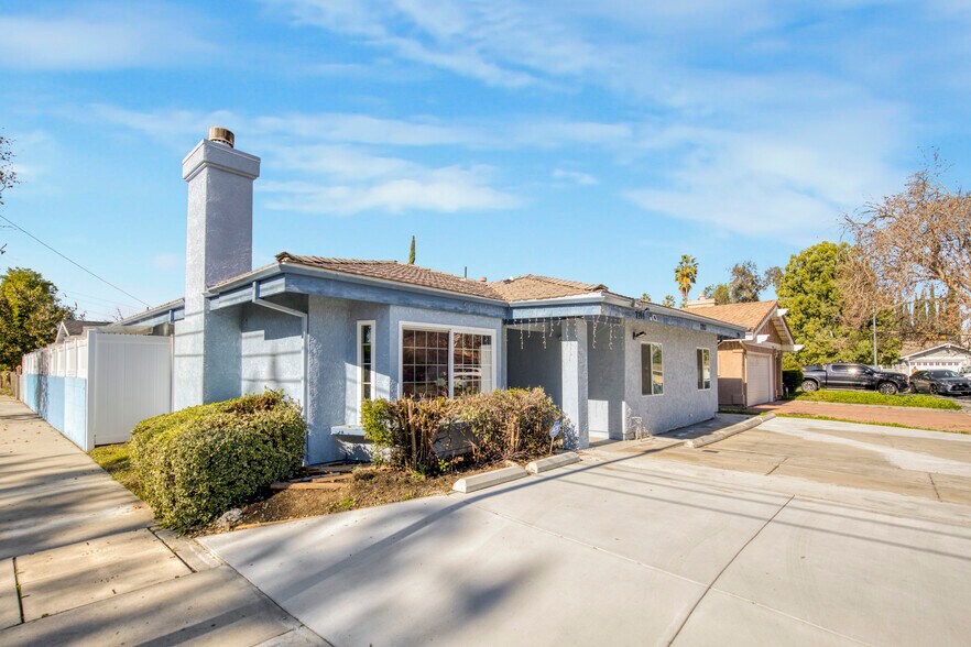 Building Photo - 7701 Baird Ave