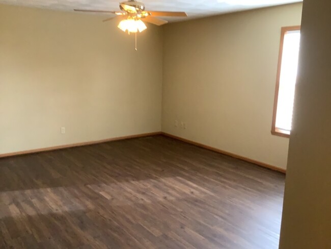 Building Photo - 10996 Meadowsweet Ln