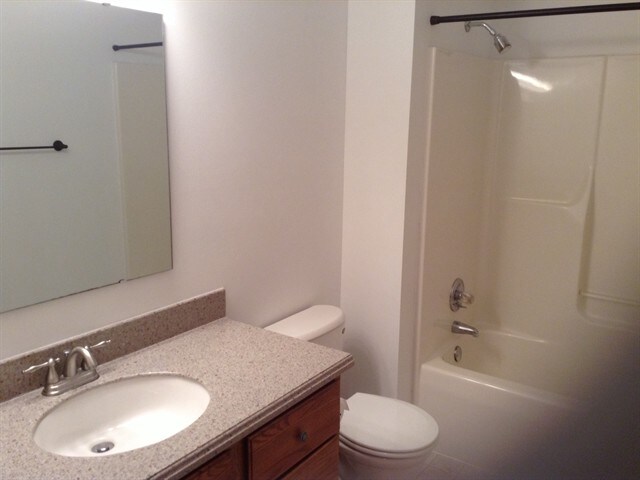 Building Photo - 430 E Clancy St