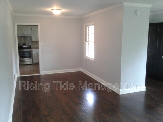 Building Photo - 948 Hickory Dr