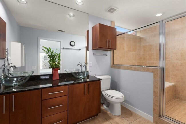 Building Photo - 3044 Commerce St