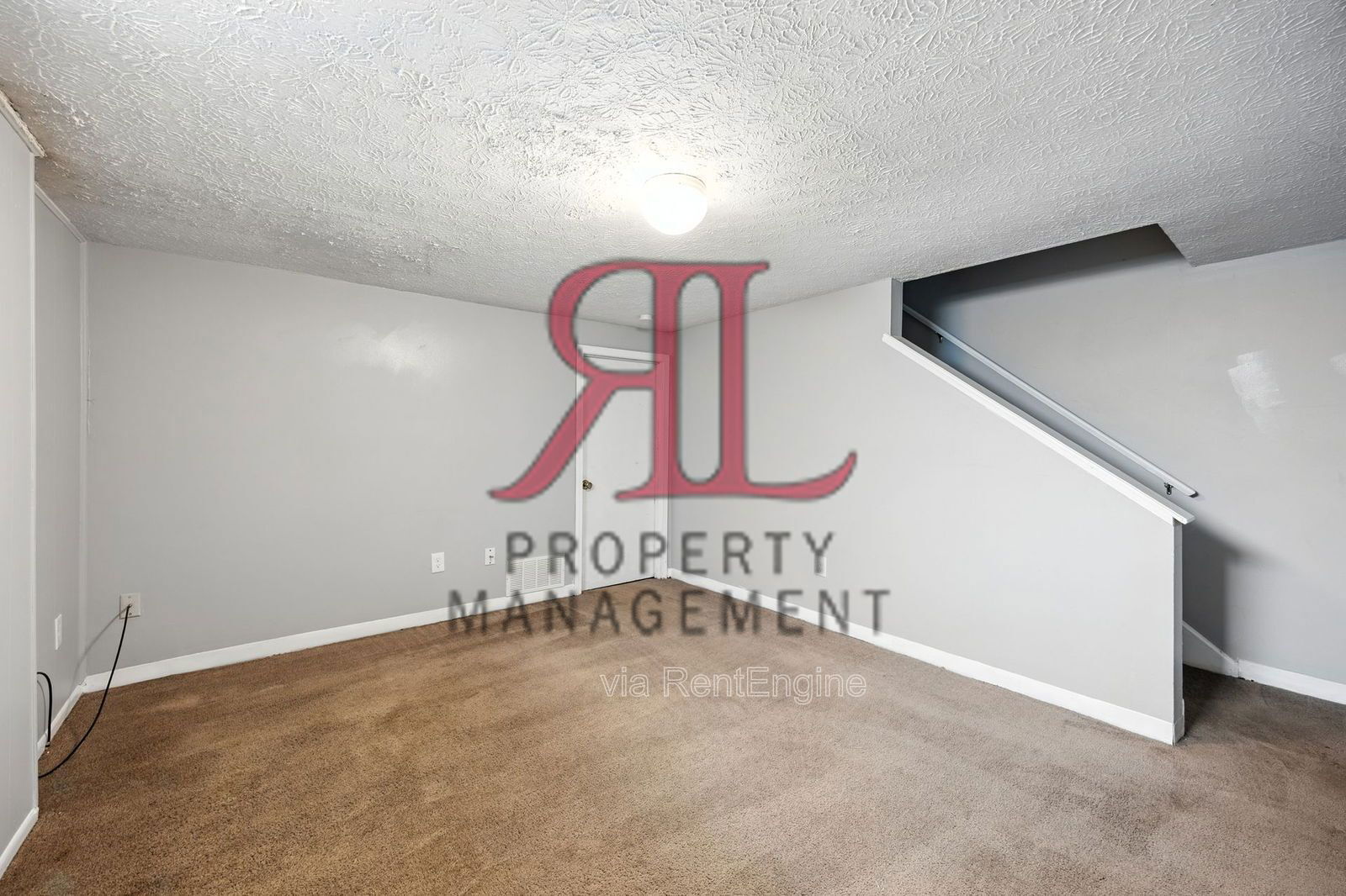 Building Photo - 1094 Farmlane Dr