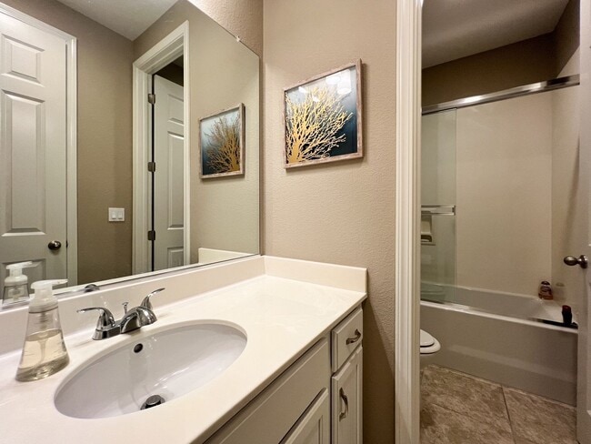 Building Photo - Modern Four-Bedroom Napa Home