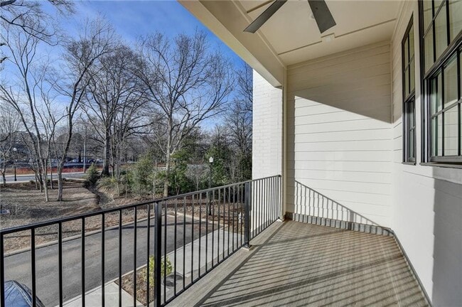 Building Photo - 435 Mayfair Ct