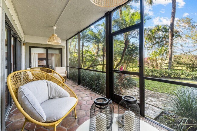 Building Photo - 11223 Pond View Dr