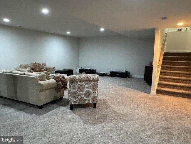 Building Photo - 125 Maggie Ln