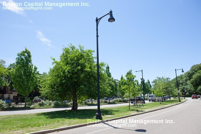 Building Photo - 1743 Commonwealth Ave