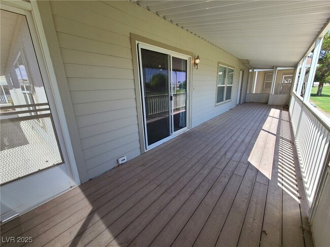 Building Photo - 850 Montecito Dr