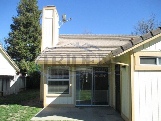 Building Photo - Yuba City home near Happy Park