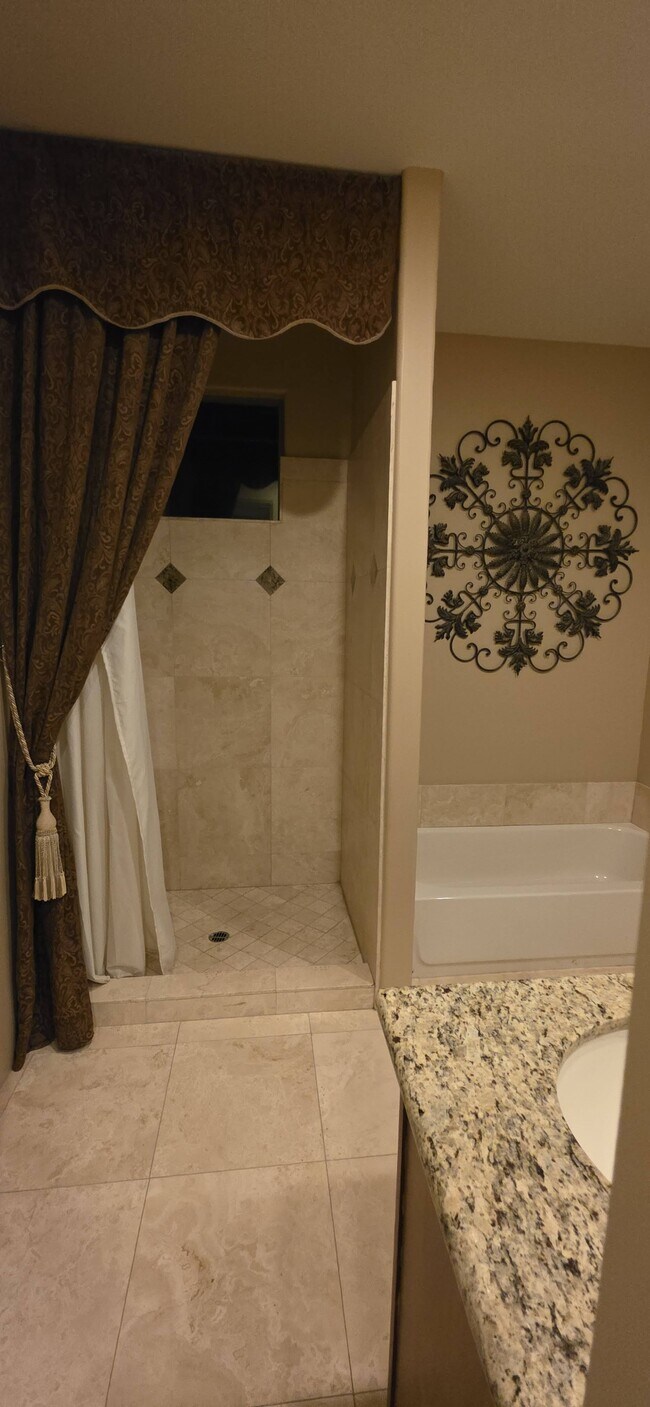 Building Photo - 13401 N 18th St