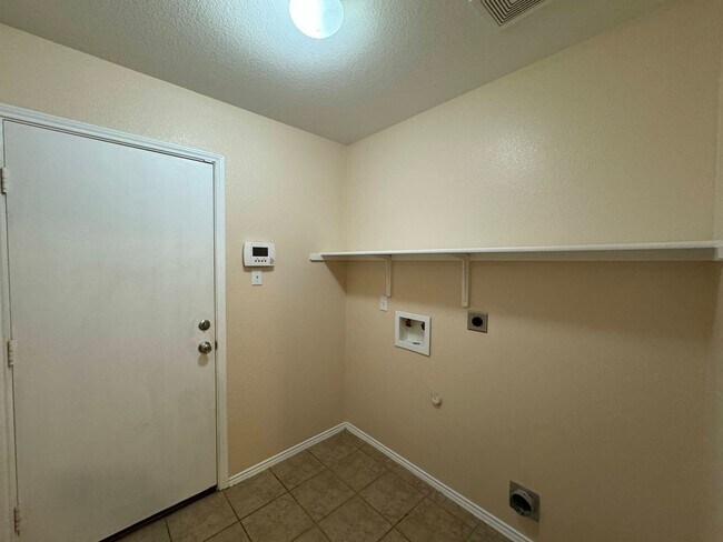 Building Photo - 3-Bedroom House for Rent in Killeen