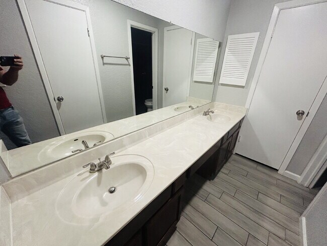 Building Photo - 4 Bed/2 Bath in North East SA