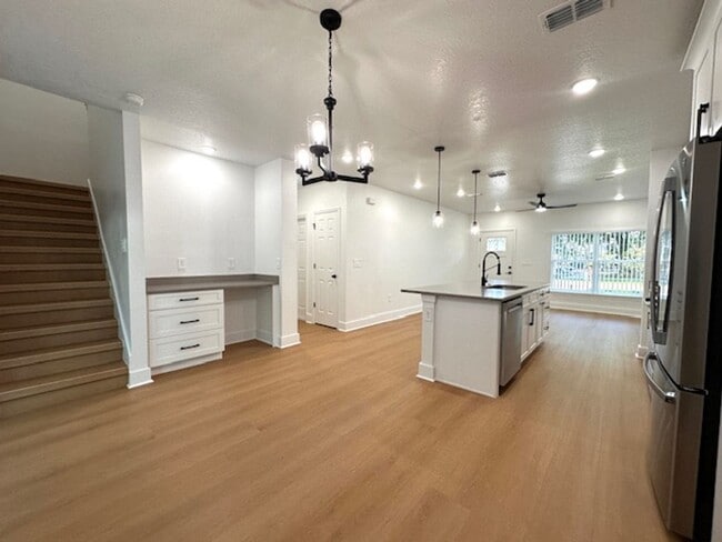 Building Photo - Brand new home!