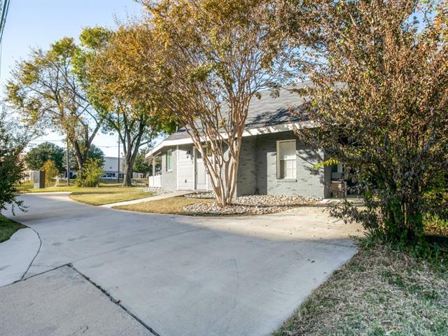Building Photo - 507 E Dallas Rd