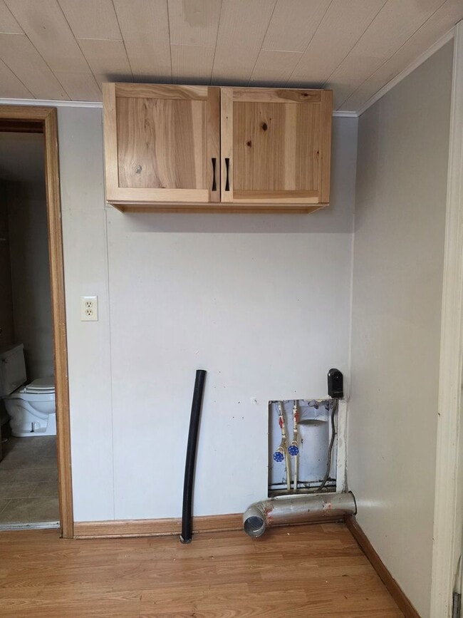 Building Photo - Spacious Home Across from University of Findlay