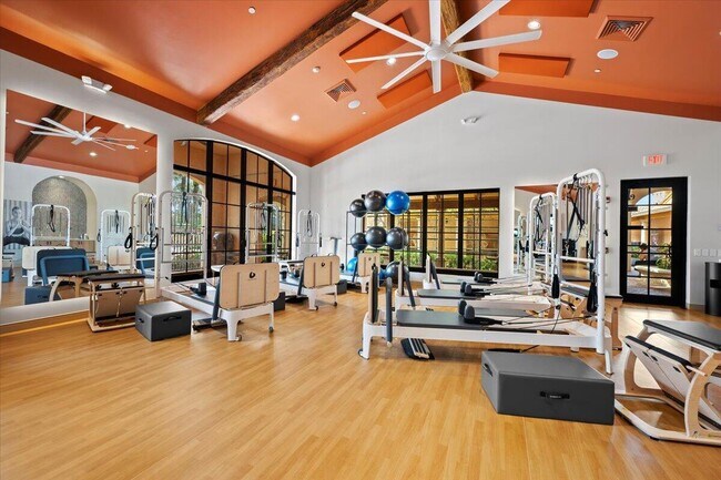 Building Photo - 208 Lucia Ct