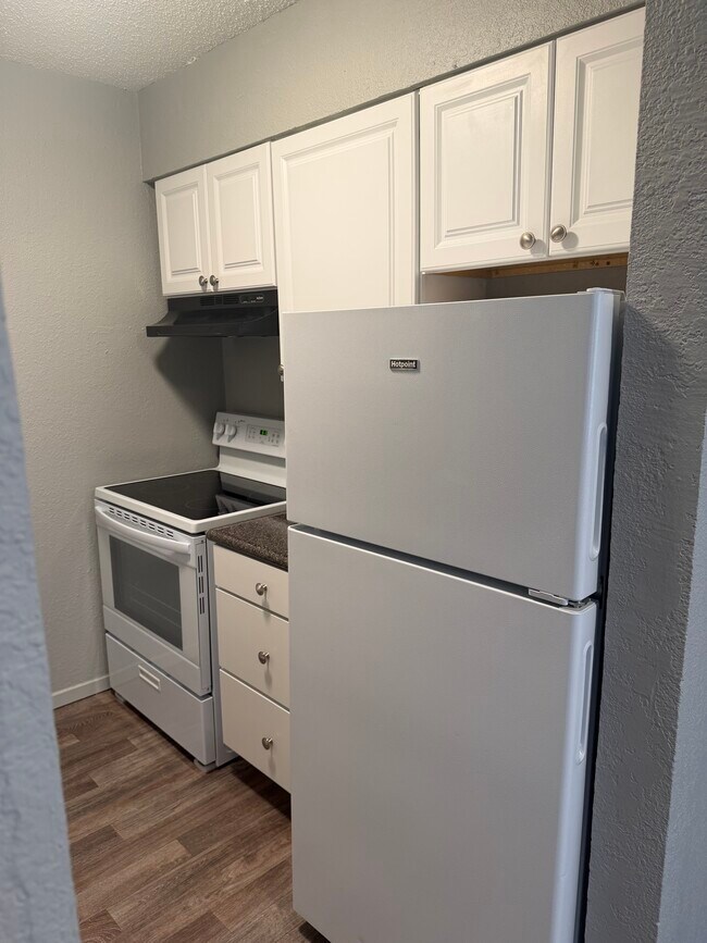 Building Photo - Pine Street Terrace