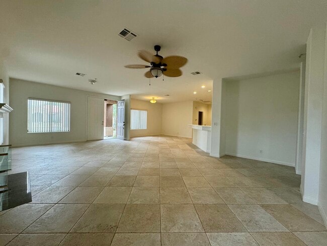 Building Photo - 74088 Daisy Ln