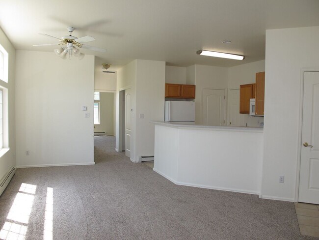 Building Photo - 2479 Wellington Ct