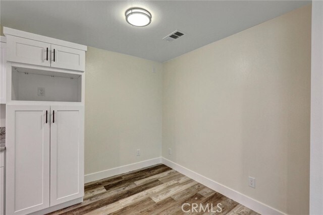 Building Photo - 402 E Glendale Dr