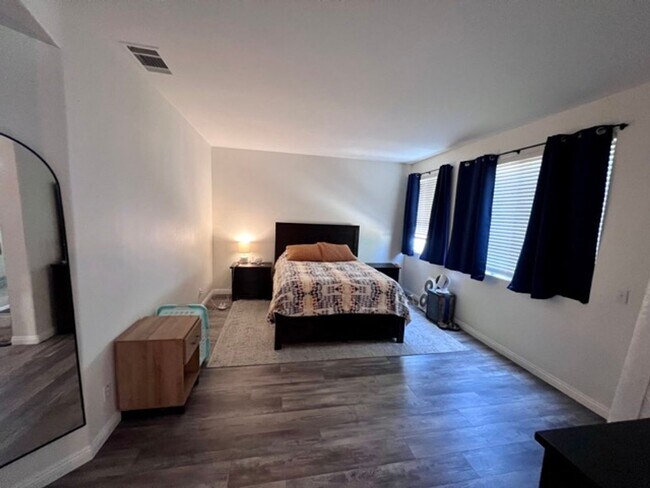 Building Photo - Beautifully upgraded 4 bedroom Murrieta home!
