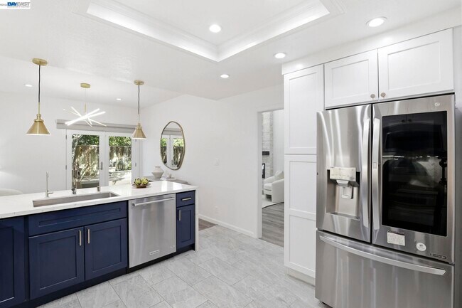 Building Photo - 4773 Ridgewood Dr