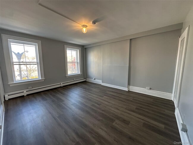 Building Photo - 87 Broadway