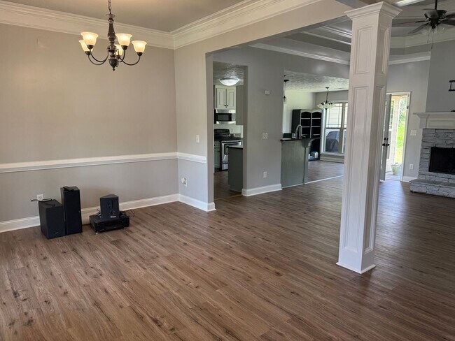 Building Photo - 3/2 1-level Phenix City home