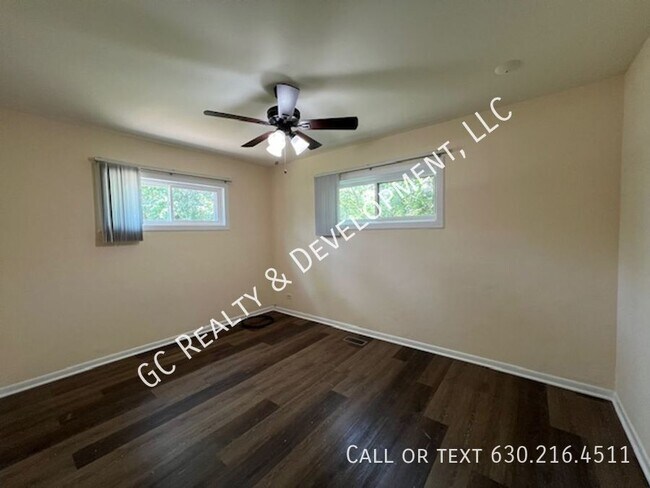 Building Photo - 1085 Basswood St