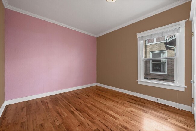 Building Photo - Stunning Craftsman Home in the Heart of Denver!