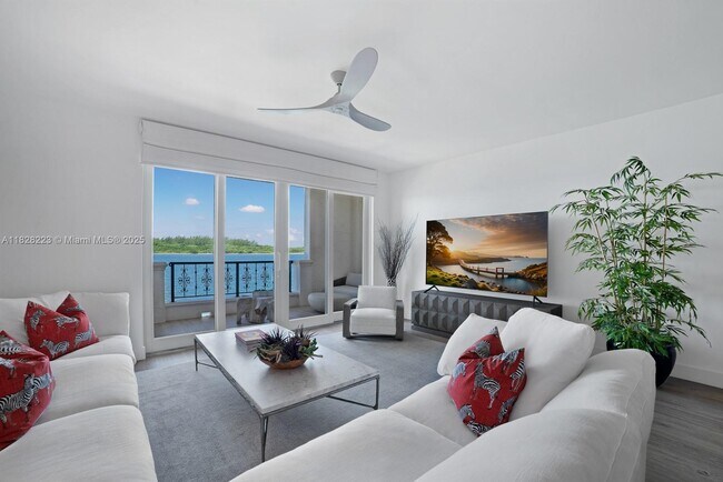 Building Photo - 2424 Fisher Island Dr