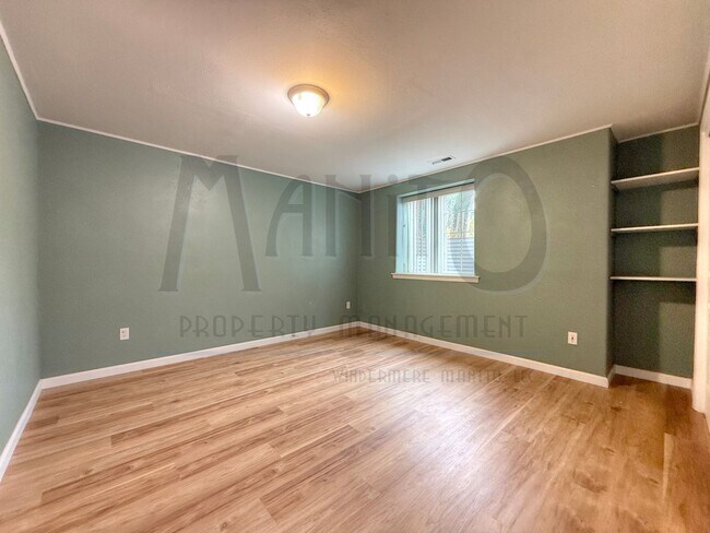 Building Photo - Spacious Eagle Ridge Home