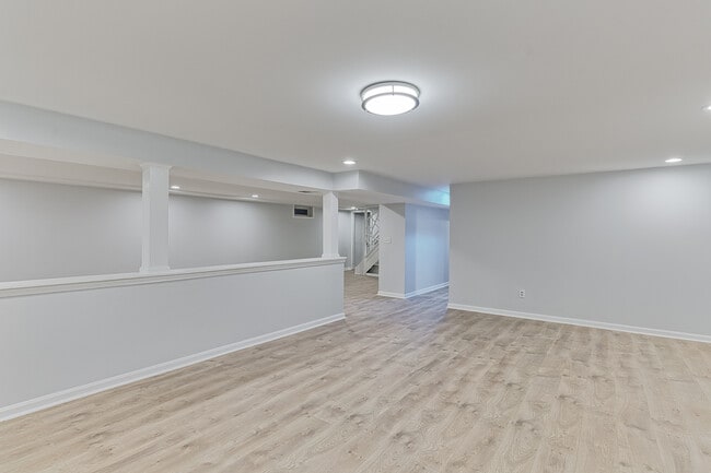 Building Photo - 6714 Copperfield Rd