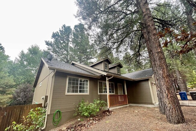 Building Photo - West-Flagstaff House (Aspen Trails)- 3 Bed, 2 Bath, 2 Car Garage Home -Students & Dogs OK! Avail....