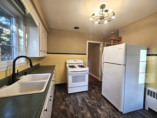 Building Photo - 107 Upper Knapp Rd