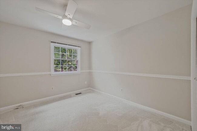 Building Photo - 7177 Lake Cove Dr