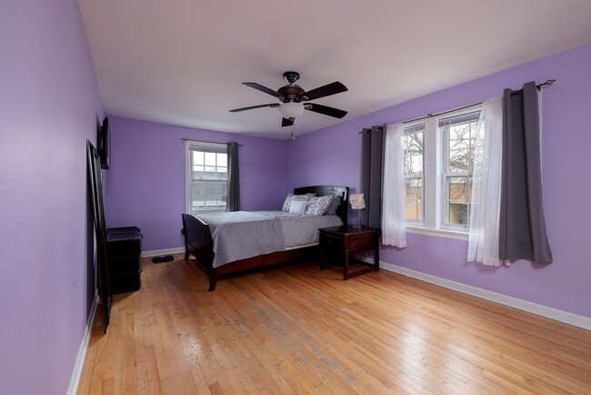 Building Photo - Charming 2 bdr, 2 bthr single family home in Belmont Cragin.