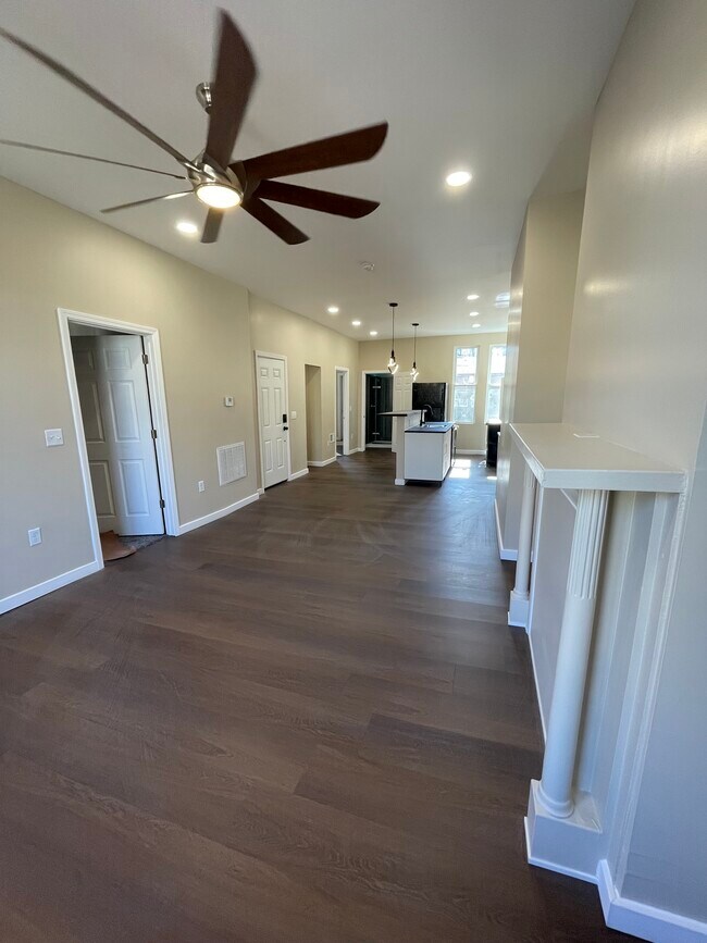 Primary Photo - 7214 Meade St